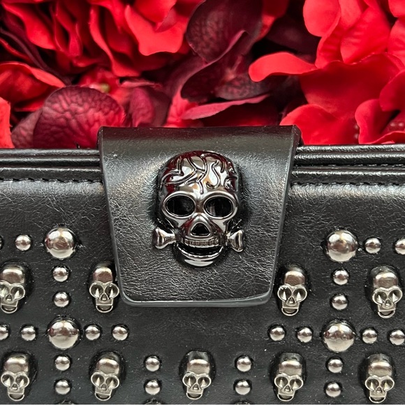 Gothic Skull Studded Black Leather Clutch Wallet BiFold - Picture 4 of 16